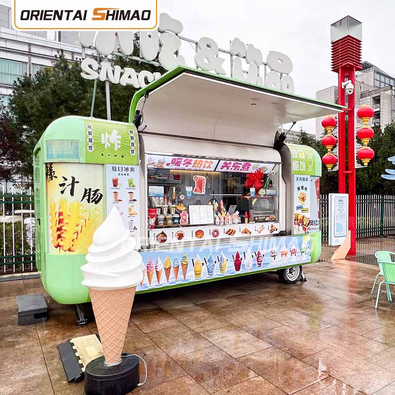 Remorque alimentaire avec cuisine complète