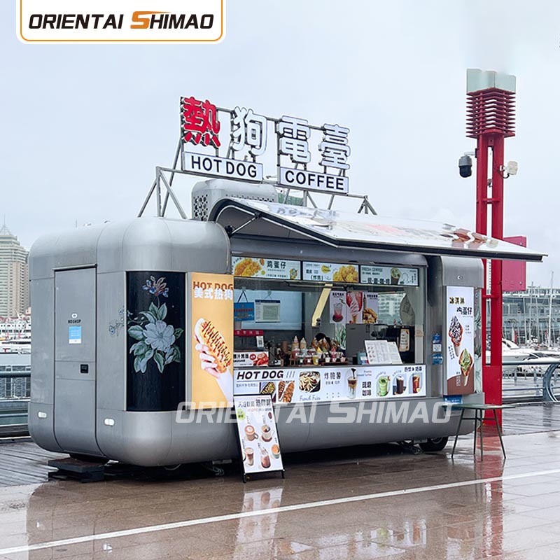 Grands camions de restauration